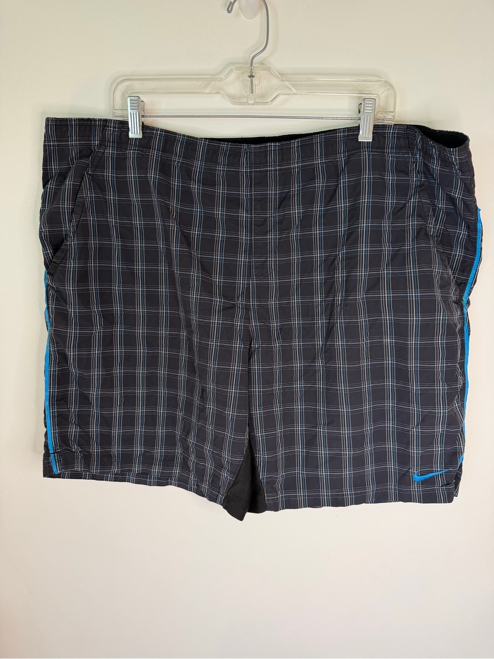 Nike Black Plaid Shorts with Blue Stripe mesh lining swim trunks board shorts XL